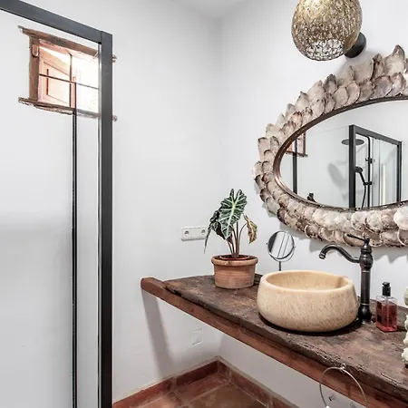 Villa Sa Tanca Ibiza Located Puig D'en Vall, 6b , Pool , Tennis Montecristo